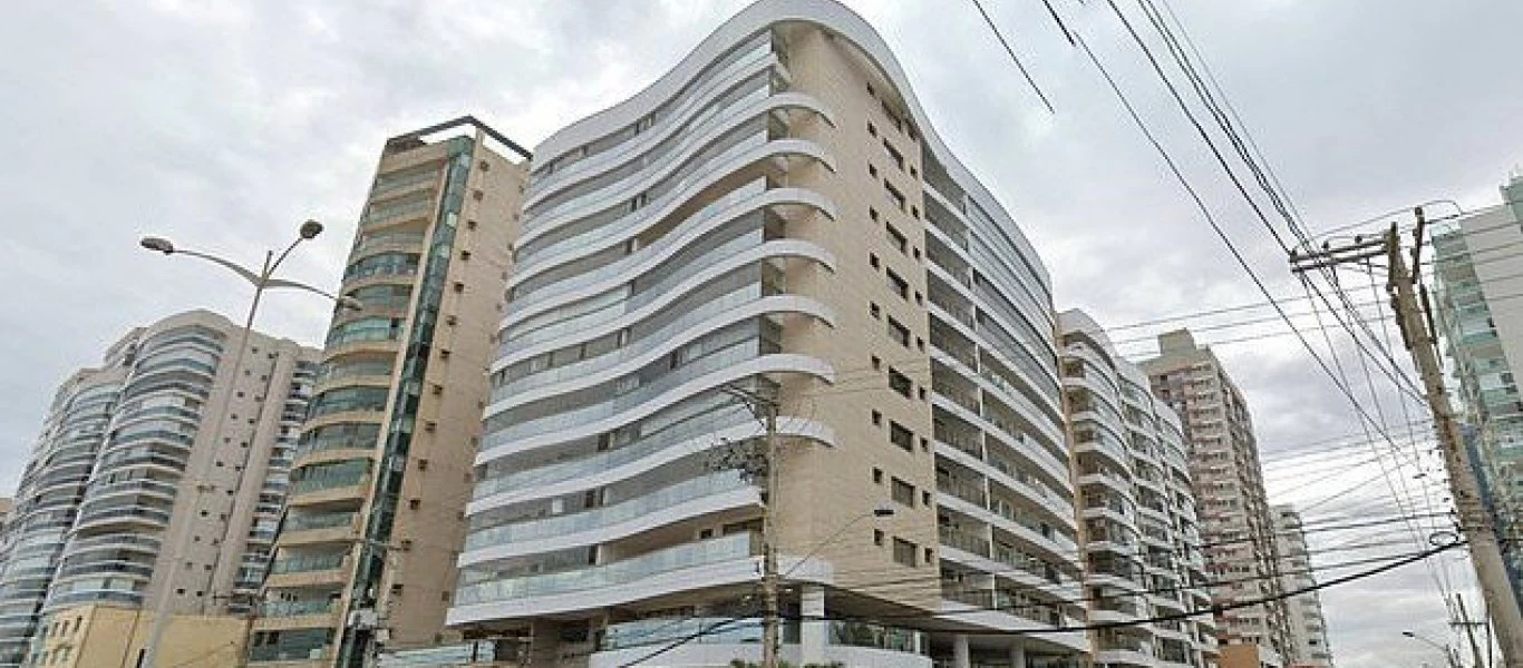 Βραζιλία: Η στιγμή που πάτος πισίνας πολυκατοικίας... καταρρέει - Τρομακτικό! (βίντεο)